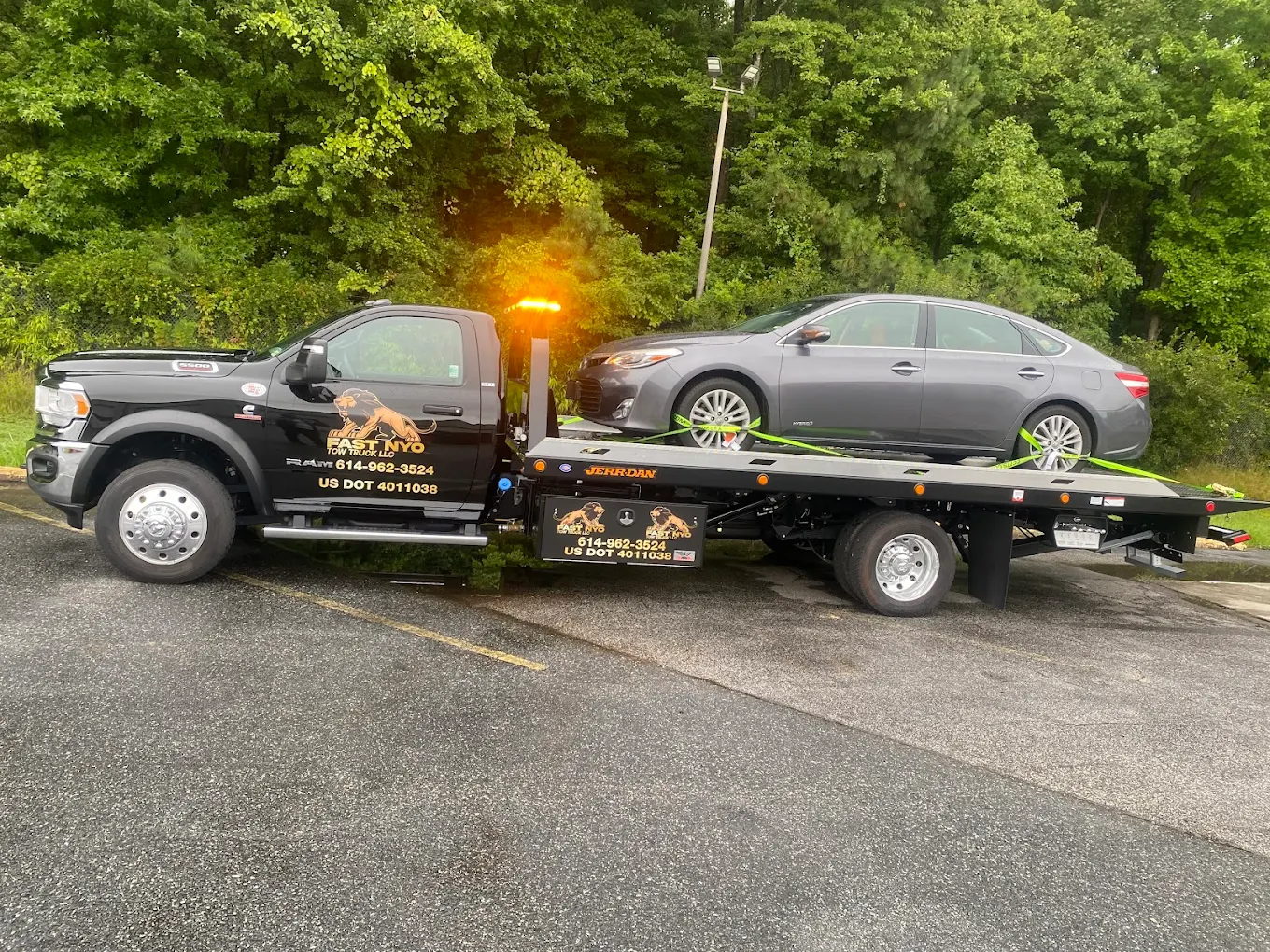 F and C Towing truck providing towing service in Columbus Ohio
